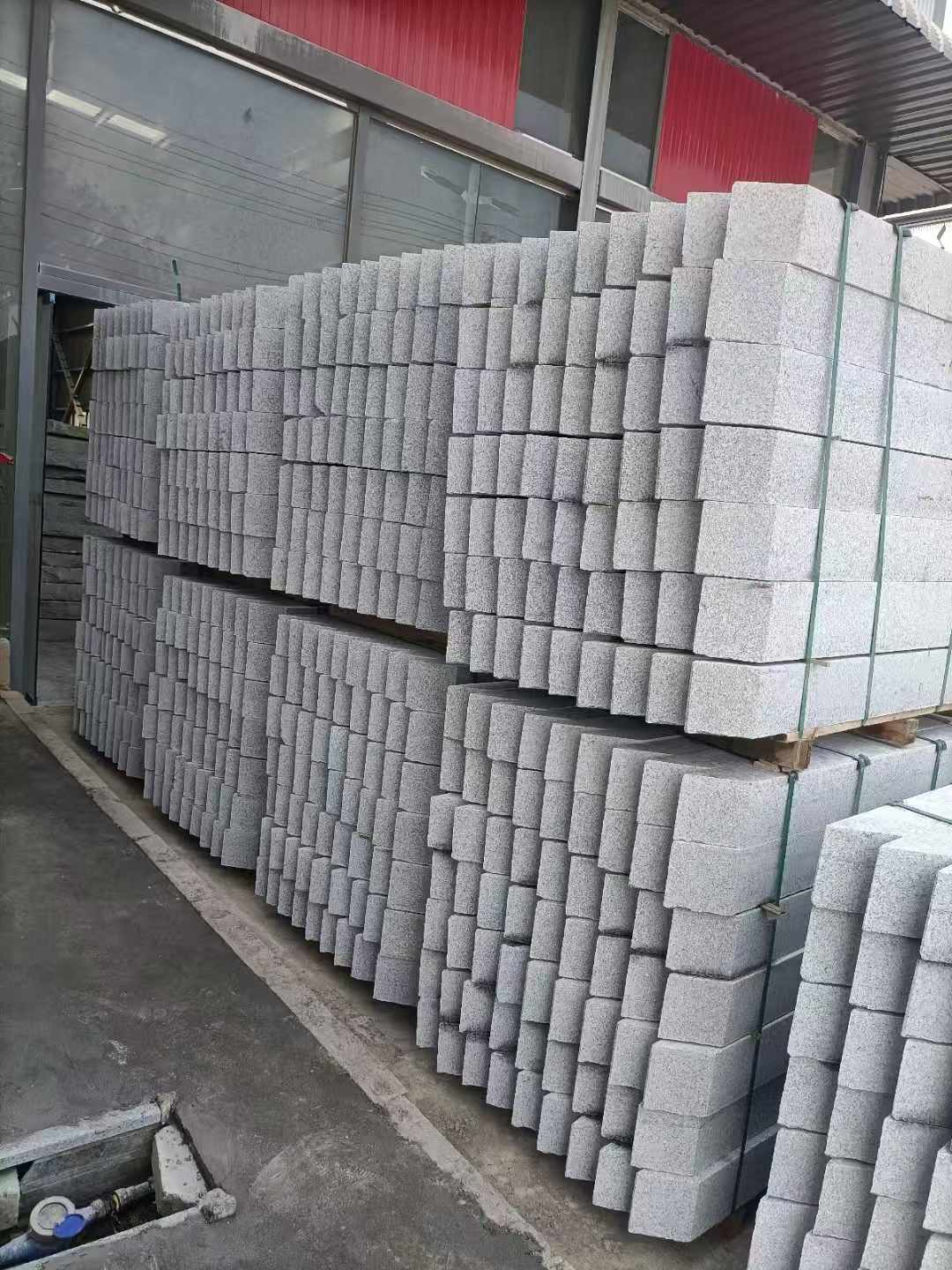 临沂芝麻白树围石 树池
