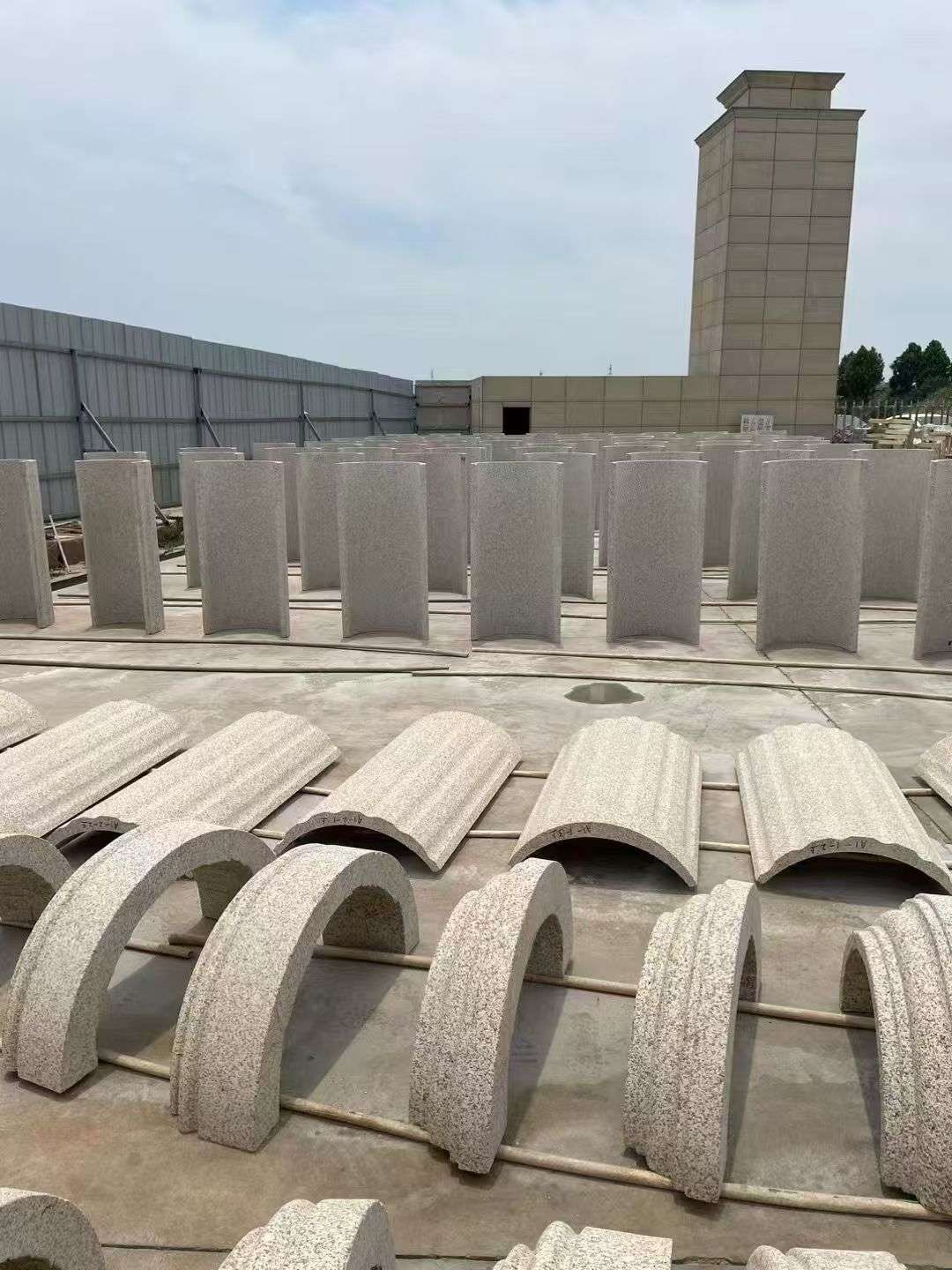 临沂黄金麻别墅柱皮 异形 线条定制